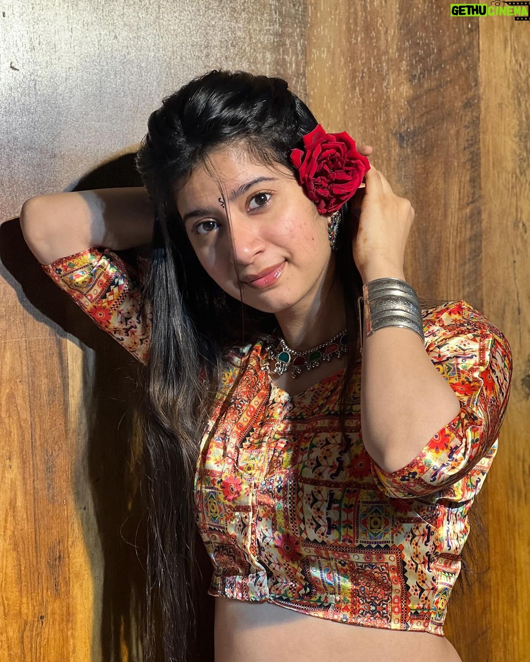 Divya Sharma - 180.5K Likes - 𝙄𝙣𝙣 𝙙𝙤𝙣𝙤 𝙠𝙚 𝙡𝙤𝙫𝙚 𝙢𝙚𝙞𝙣 𝙙𝙪𝙣𝙞𝙮𝙖 𝙠𝙖 𝙠𝙮𝙖 𝙠𝙖𝙖𝙢🌹❤️🔥
#divyaofficial09
#diamondsofdivya