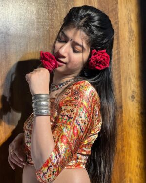 Divya Sharma Instagram - 𝙄𝙣𝙣 𝙙𝙤𝙣𝙤 𝙠𝙚 𝙡𝙤𝙫𝙚 𝙢𝙚𝙞𝙣 𝙙𝙪𝙣𝙞𝙮𝙖 𝙠𝙖 𝙠𝙮𝙖 𝙠𝙖𝙖𝙢🌹❤️‍🔥
#divyaofficial09 
#diamondsofdivya