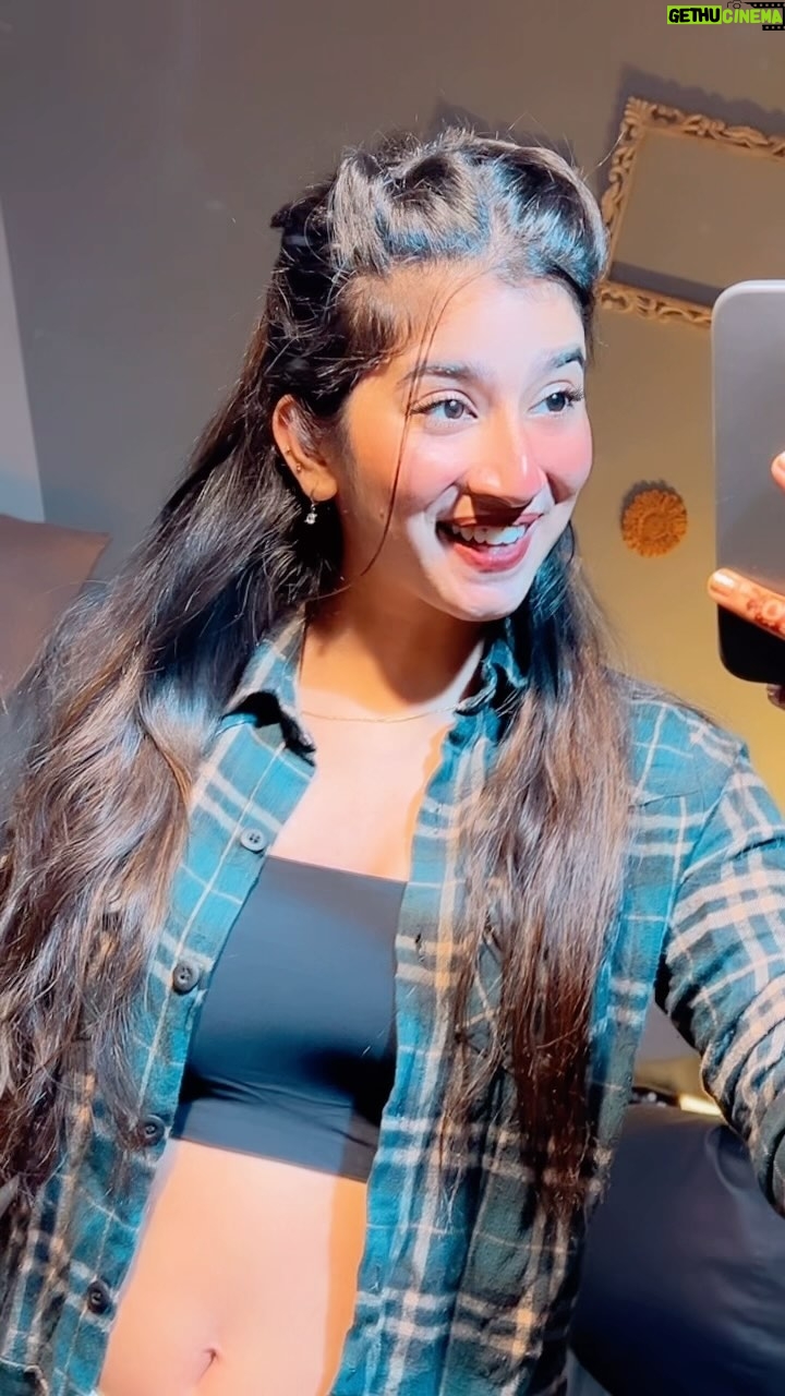 Divya Sharma - 421.3K Likes - 𝐓𝐞𝐫𝐞 𝐧𝐚𝐥 𝐡𝐞 𝐜𝐡𝐚𝐥𝐝𝐮 𝐠𝐢 ❤️🐻❄️🔐
#divyaofficial09 #diamondsofdivya
.
.
#reelitfeelit #reelkrofeelkro #explore #saiji #reelsinstagram #reelsvideo #reelsindia #reelsviral #reelsinsta #reelslovers #trendingreels #viralreels #fyp