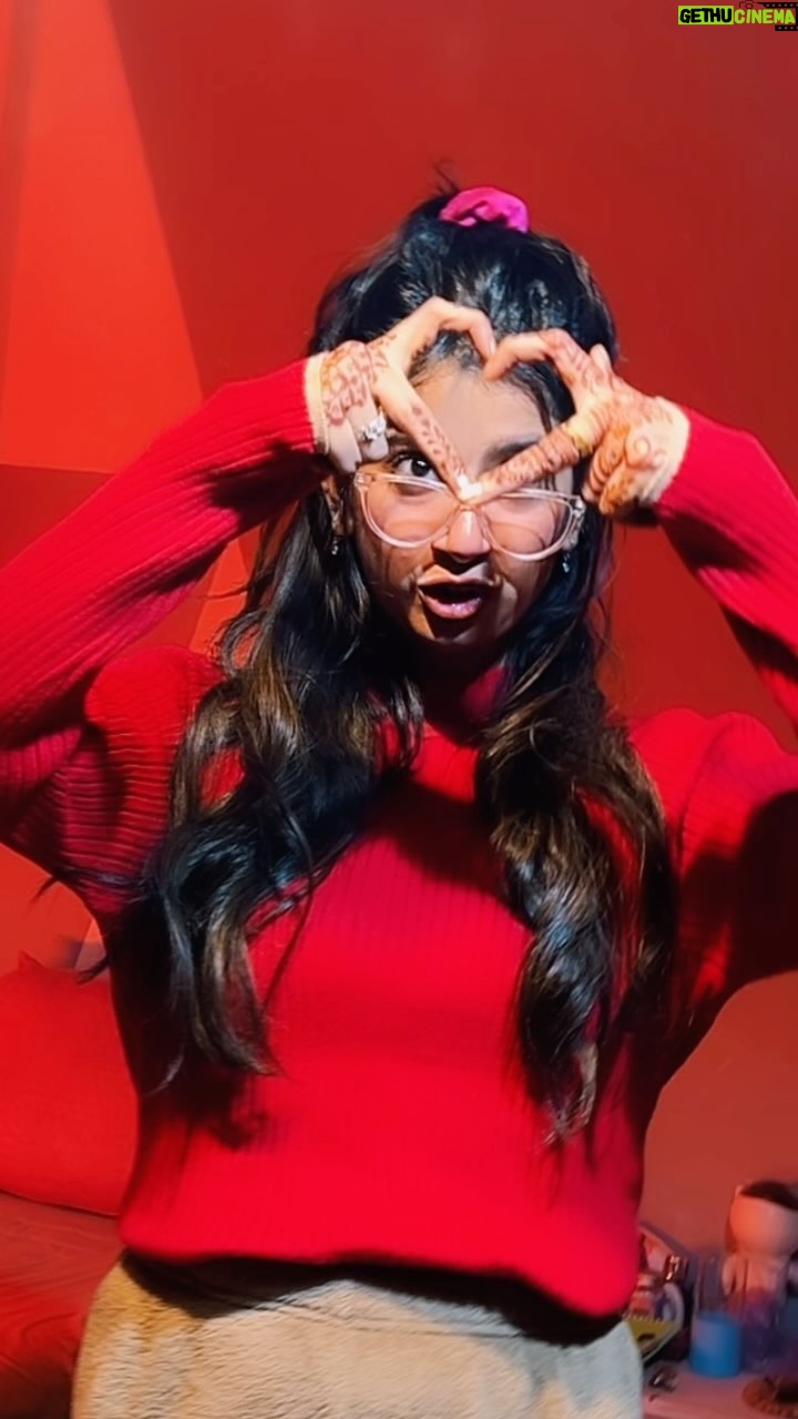 Divya Sharma Instagram - 😕❤️🩹 #divyaofficial09 #diamondsofdivya . . #reelitfeelit #reelkrofeelkro #explore #saiji #reelsinstagram #reelsvideo #reelsindia #reelsviral #reelsinsta #reelslovers #trendingreels #viralreels #fyp
