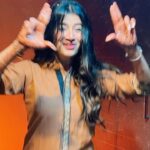 Divya Sharma Instagram - 𝙒𝙤𝙝 𝙩𝙪 𝙢𝙖𝙩𝙞𝙣𝙚𝙚 𝙙𝙚𝙠𝙝𝙖 𝙠𝙖𝙧 𝙠𝙚 𝙘𝙝𝙪𝙢𝙖 𝙡𝙚 𝙜𝙖𝙮𝙖🙈🥰 #divyaofficial09 #diamondsofdivya . . #reelitfeelit #reelkrofeelkro #explore #saiji #reelsinstagram #reelsvideo #reelsindia #reelsviral #reelsinsta #reelslovers #trendingreels #viralreels #fyp