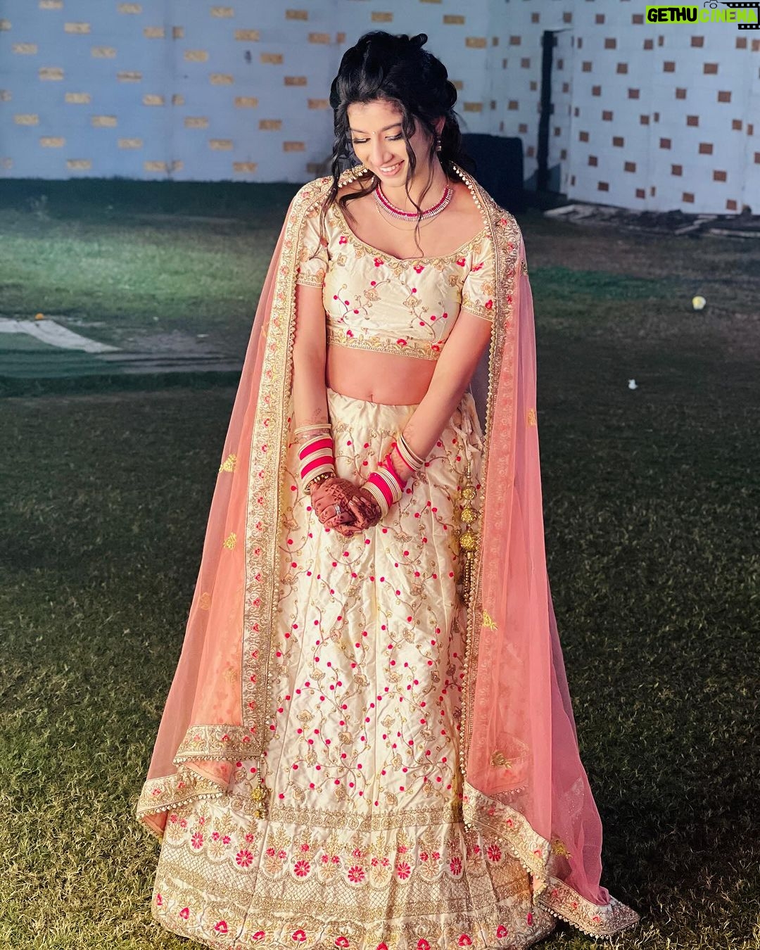 Divya Sharma Instagram - πΈππΈ πππ’π²π π¬π πππ©ππ’π¨π§ ππππ¨ ( π©π’π§ π€π«π§π π‘ππ’ )πβ€οΈ #divyaofficial09 #diamondsofdivya Delhi, India