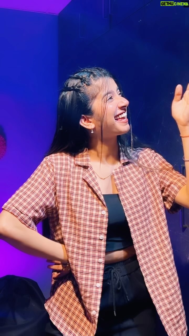 Divya Sharma - 372.8K Likes - 𝗚𝘂𝘀𝗮𝗮 𝘁𝗼𝗵 𝗻𝗮𝗮𝗸 𝗽𝗿 𝗵𝗲 𝗿𝗵𝘁𝗮 𝗵𝗮𝗶 𝘂𝘀𝗸𝗲🙂❤️(pr pyara hai)
#divyaofficial09 #diamondsofdivya
.
.
#reelitfeelit #reelkrofeelkro #explore #saiji #reelsinstagram #reelsvideo #reelsindia #reelsviral #reelsinsta #reelslovers #trendingreels #viralreels #fyp