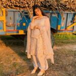 Divya Sharma Instagram – 🥰🙈
#divyaofficial09 #diamondsofdivya 
.
.
#reelitfeelit #reelkrofeelkro #explore #saiji #reelsinstagram #reelsvideo #reelsindia #reelsviral #reelsinsta #reelslovers #trendingreels #viralreels #fyp