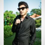 Divyenndu Instagram - IFFI, Goa for THE RAILWAY MEN @netflix_in @yrf Wearing @nm_design_studio Styled by @styledbychandani Team @sanjamkaur92 @astha_kothari Intern @__.yashika.__ Makeup - @jatin_veerkar Hair Artist - @hairplaywitshabby Photographer- @sharmaxrishabh @lucidspectrums Best Man - @jitendras16