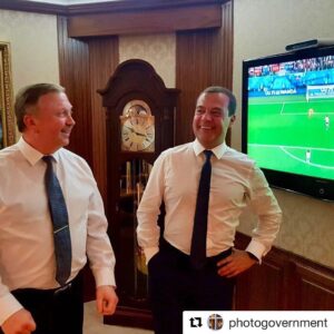 Dmitry Medvedev Instagram - 3:1! Победа! Вместе с белорусским коллегой Андреем Кобяковым болели за Россию в  Минске по окончании Высшего Государственного Совета Союзного государства