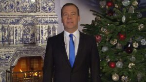 Dmitry Medvedev Instagram - Пусть новый, 2018 год будет щедрым на радостные события. Здоровья и благополучия вам и вашим близким!
