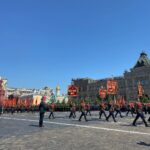 Dmitry Medvedev Instagram - 24 июня 1945 года в Москве, на Красной площади, состоялся Парад Победы – событие, ознаменовавшее триумф СССР в кровопролитной войне с фашистской Германией. В нём приняли участие десятки тысяч защитников нашей страны, которые спасли Европу и весь мир от нацизма. Торжественное шествие, которое спустя 75 лет вновь прошло на главной площади страны, – подтверждение неразрывной связи поколений. Наследники Победы, мы бережно храним память об истории, о героях Великой Отечественной войны. Сердечно благодарим наших ветеранов за их беспримерный подвиг.