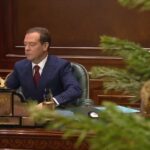Dmitry Medvedev Instagram - С Новым, 2020 годом!