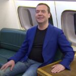 Dmitry Medvedev Instagram – Дорогие женщины, с весенним праздником 8 Марта! Пусть вас всегда окружают любовь и забота близких!

Поздравление записано на пути из рабочей поездки домой, на борту самолета председателя правительства РФ Ил-96.
