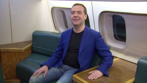 Dmitry Medvedev Instagram - Дорогие женщины, с весенним праздником 8 Марта! Пусть вас всегда окружают любовь и забота близких!

Поздравление записано на пути из рабочей поездки домой, на борту самолета председателя правительства РФ Ил-96.