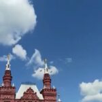 Dmitry Medvedev Instagram - 24 июня 1945 года в Москве, на Красной площади, состоялся Парад Победы – событие, ознаменовавшее триумф СССР в кровопролитной войне с фашистской Германией. В нём приняли участие десятки тысяч защитников нашей страны, которые спасли Европу и весь мир от нацизма. Торжественное шествие, которое спустя 75 лет вновь прошло на главной площади страны, – подтверждение неразрывной связи поколений. Наследники Победы, мы бережно храним память об истории, о героях Великой Отечественной войны. Сердечно благодарим наших ветеранов за их беспримерный подвиг.