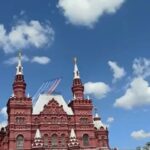 Dmitry Medvedev Instagram - 24 июня 1945 года в Москве, на Красной площади, состоялся Парад Победы – событие, ознаменовавшее триумф СССР в кровопролитной войне с фашистской Германией. В нём приняли участие десятки тысяч защитников нашей страны, которые спасли Европу и весь мир от нацизма. Торжественное шествие, которое спустя 75 лет вновь прошло на главной площади страны, – подтверждение неразрывной связи поколений. Наследники Победы, мы бережно храним память об истории, о героях Великой Отечественной войны. Сердечно благодарим наших ветеранов за их беспримерный подвиг.