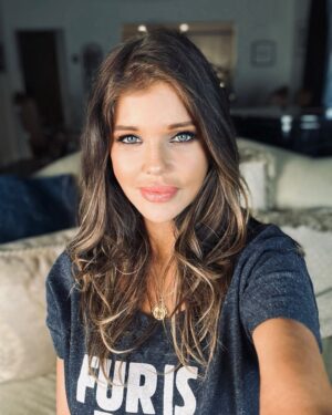 Donna D'Errico Instagram - Hi. In case no one has told you lately, you’re beautiful and I love you.