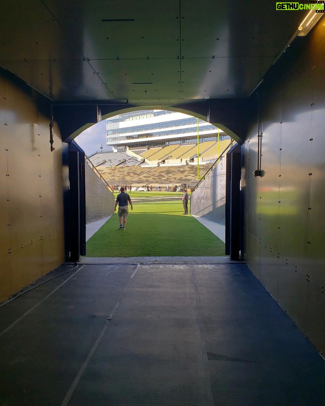 Drew Brees Instagram - Gameday baby!! @boilerfootball