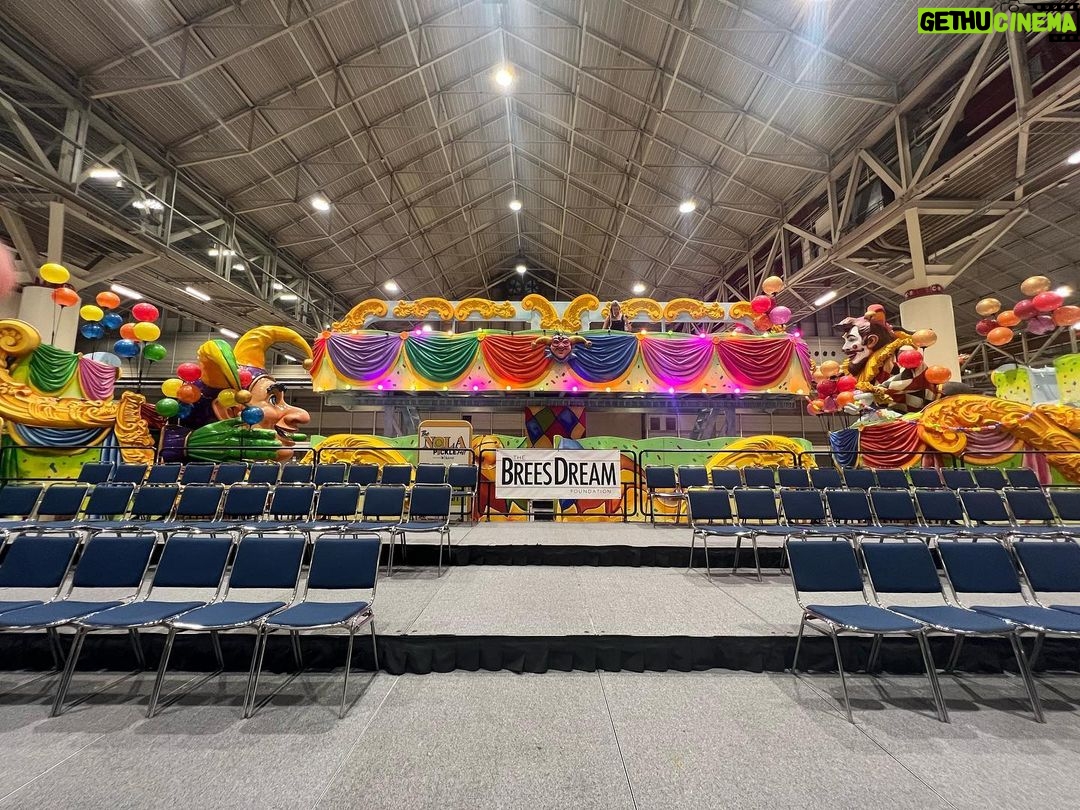 Drew Brees Instagram - Getting set up and ready for our first annual #nolapicklefest Pickleball Tournament sponsored by @b1_bank benefitting the Brees Dream Foundation Behind the Scenes! Games start today!!!! @breesdreamfoundation