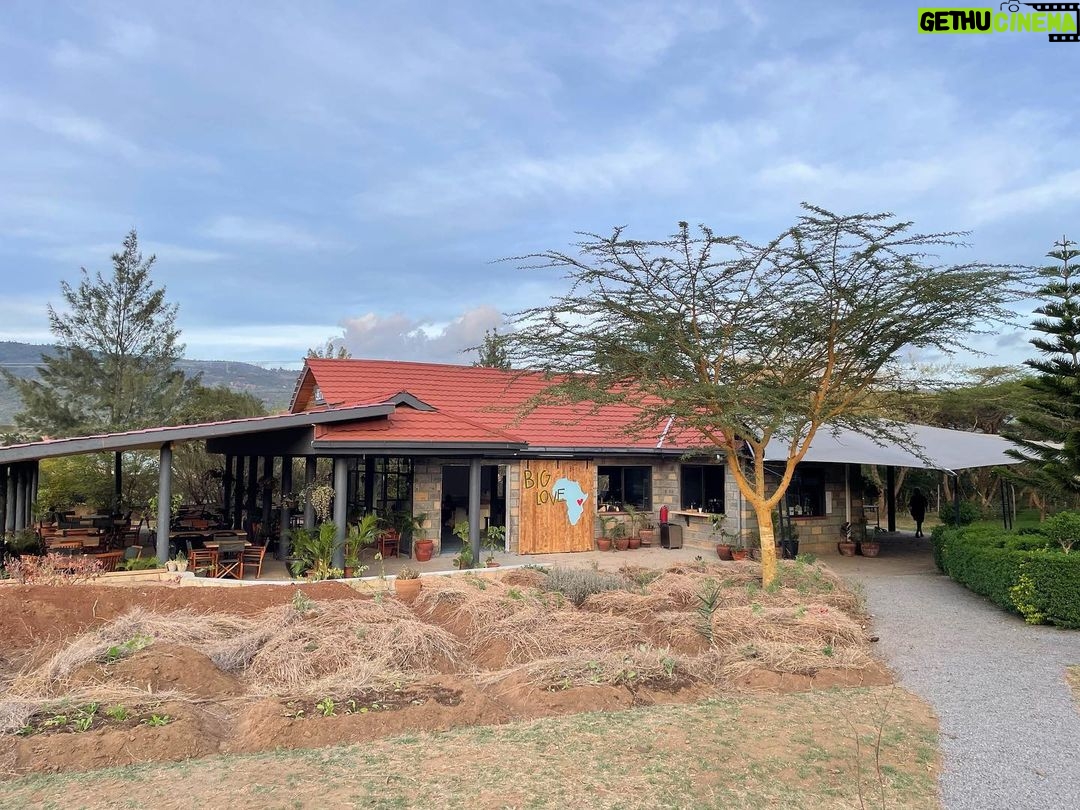 Drew Brees Instagram - Excited for the re-opening of Cafe Ubuntu in Kenya with a few of my favorite people from Ubuntu Life…Zane, Amal and Jeremiah! Doing impactful work with a school, children’s wellness center, and creating an incredible e-commerce company! Check it out http://Ubuntu.life