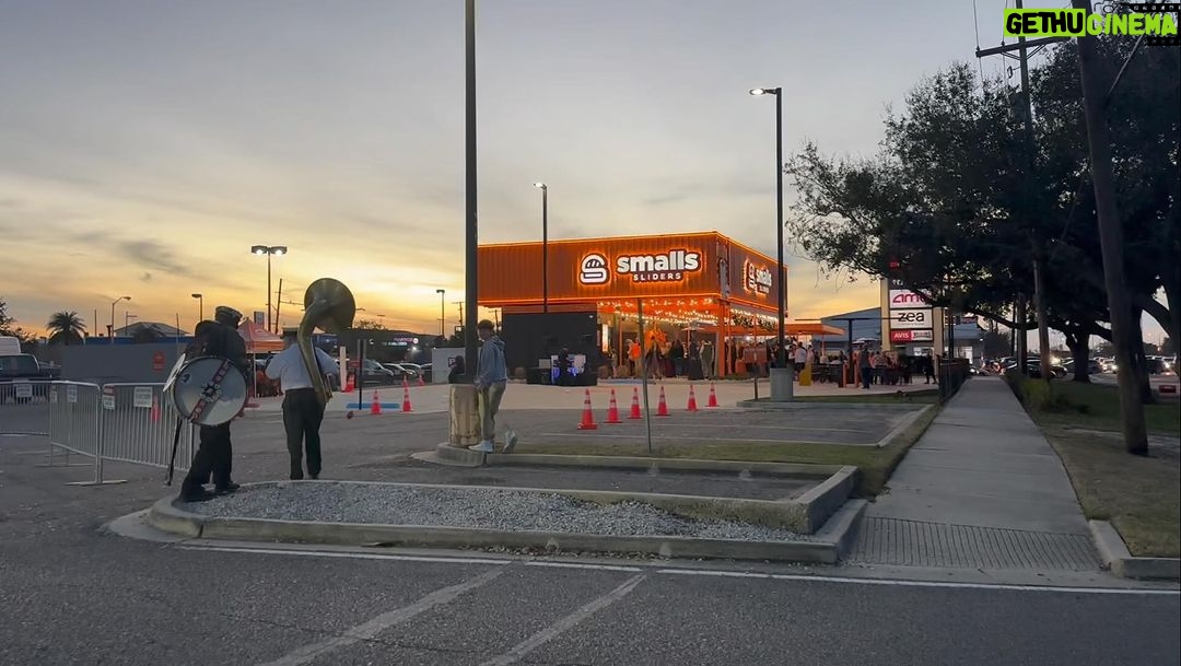 Drew Brees Instagram - The @smalls_sliders VIP Party tonight was hype! DJ, Treme Brass Band, Great people and of course delicious sliders! Grand opening tomorrow at 10:30 AM!!! Here we come New Orleans! Corner of Clearview and Veterans… busiest intersection in Louisiana!!!
