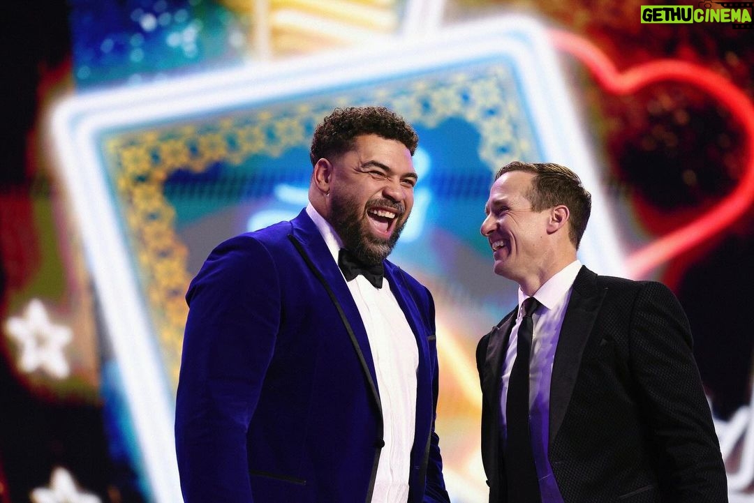 Drew Brees Instagram - Congrats to Cameron Heyward on Walter Payton Man of the Year! Incredible honor to a guy who’s doing so much great work in the community! @nfl_honors @camhey97