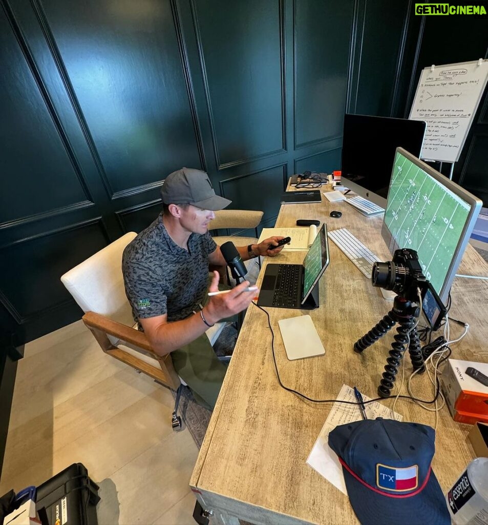 Drew Brees Instagram - Someone decided he wanted to get in on the QB Breakdown of Derek Carr this week…Thursday 7am PT with @drewbrees 👀👀👀#Saints #QB