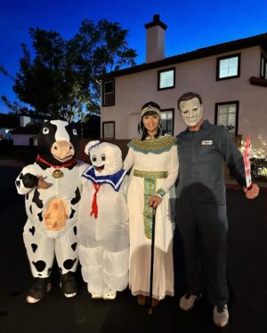 Drew Brees Instagram - The blow up costumes never disappoint! Great time trick or treating with the younger two last night!