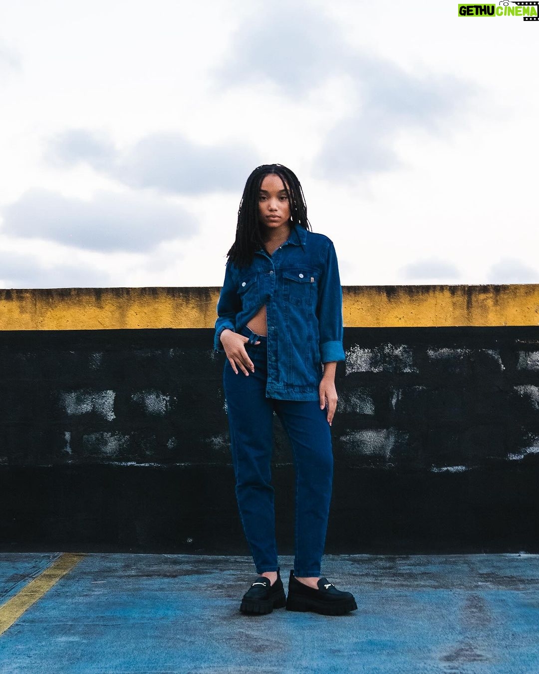 Duda Pimenta Instagram - Jeans? Check ✅ Vestidinho Preto? Check ✅ Camisa Branca? Check ✅ Saia Tubinho? Check ✅ Se alguém me pergunta quais peças não podem faltar no meu guarda-roupa, tá aí minha resposta! Tem coisa que não sai de moda nunca e cai super bem, como um coringa, em qualquer ocasião. E sabe onde você encontra todas elas? No @mercadolivre é óbvio! Lá você garante todas as peças atemporais, as maiores tendências, as melhores marcas, para todos os gostos e estilos. Então corre para dar uma espiadinha no site ou no app do Mercado Livre e se jogar no melhor da moda. #ChegouChegando #publicidade