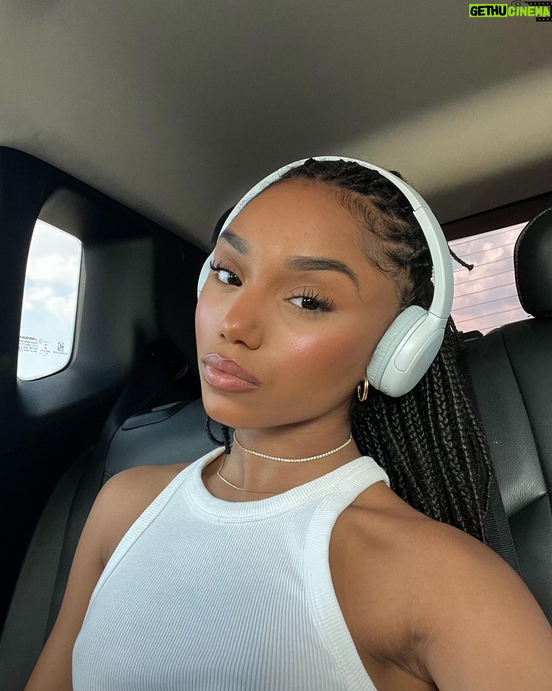 Duda Pimenta Instagram - 🎧🤍 São Paulo, Brazil