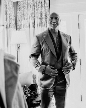 Dwayne Johnson Instagram - Baby let’s cruise 
#oscars 

📸 @flanneryunderwood
