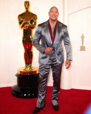Dwayne Johnson Instagram - Baby let’s cruise 
#oscars 

📸 @flanneryunderwood