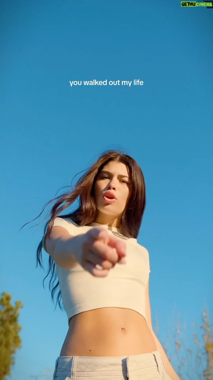 Dylan Conrique Instagram - uh ohhhh 👀 “last one to love me” out march 15 !!!