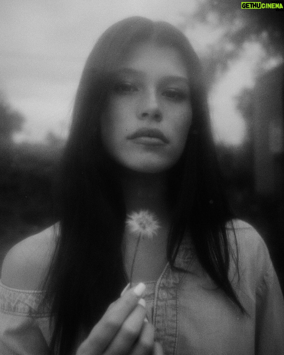 Dylan Conrique Instagram - from the bc duet video set 🤍 photo @laurenelizadunn h&mu @bychloerose