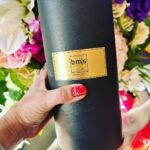 Ebru Akel Instagram - Kirmizi ♥️ 2024’e adim adim ✨💫 #reklamdegildir #dostlarimdanhediyelerce ♥️ teşekkürler ♥️