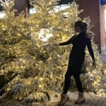 Ebru Akel Instagram – En sevdigim ay , en sevdigim renkler dostlar ışıklar 🎄💫✨🪅♥️