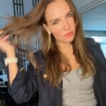 Ebru Akel Instagram – Pazar gezmesi 😎 cikmadan bikac poz 🪅
