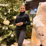 Ebru Akel Instagram - Tatli bir günaydın ☕️🥧🧁🌲