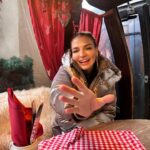 Ebru Akel Instagram - Tatli bir günaydın ☕️🥧🧁🌲
