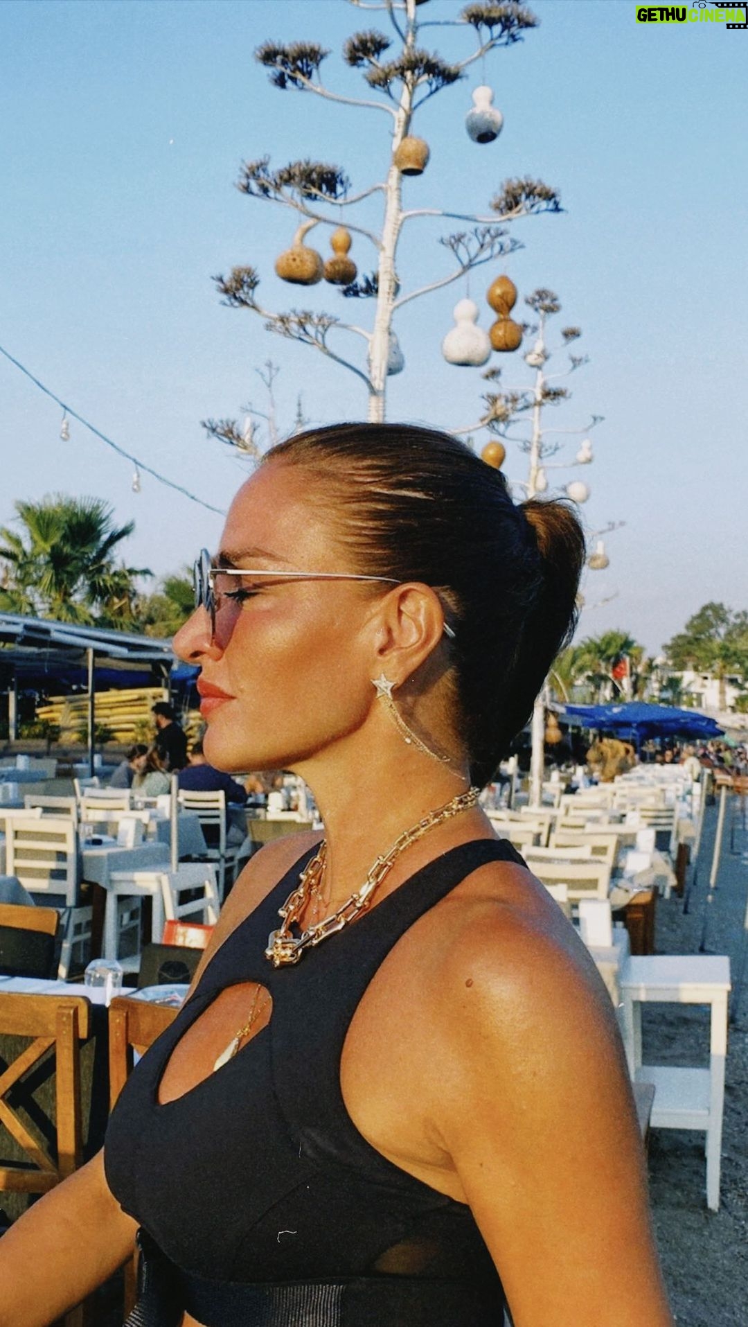 Ebru Akel Instagram - Günbatimi 🧡 Gündogumu olayim ☀️😎