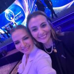 Ebru Akel Instagram - 21-11.2023’ ‘Ureten Kadinlar Yarismasi Odul Toreni ‘ #moc @halkbank Gurur duydugum bir gun , cunki icinde emek özveri girisim duygu azim calismak var .. Bir kadin olarak hem sunmaktan hem de icinde bulunmaktan sonsuz mutlu oldugum bir gun 🤍🪬 @evkokusu @ertugco #halkbank #kadin #uretenkadinlar #masteroftheceremony #sunum #sahne #ebruakel