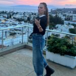 Ebru Akel Instagram - Cok sevdigim bir baska sahane yerdeyim.. Biraz nefes biraz doga biraz daha anlam hayata.. Bodrum, Mugla