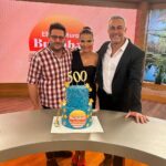 Ebru Akel Instagram – Sevginiz tam kalbimde🧡🧡🧡 Cok teşekkür ediyorum ve bu gururla  bir kez daha değerli izleyicilerimizle bizi bulusturan @showtv ‘ye değerli @ipekdurkal ‘a sahane ic yapimlar ekibimize sevgili yonetmenimiz icerik uzmanimiz @doganaytoksozoglu na ic yapimlarin basi  @drkakn a  fotograflarda olan olmayan herkese ama herkese binlerce teşekkürler 🤩 
Nicelerine 🤩🧿🧿🧿🧿 @muratguloglutv 

Canim ekibim
@damla743 
@anilnomer 
@ozgemerve1