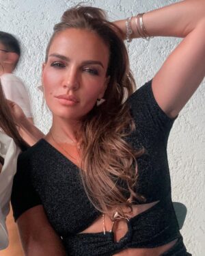 Ebru Akel Instagram - Hikayede kalmasin 😎 styling @tubamugem
