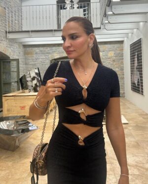 Ebru Akel Instagram - Hikayede kalmasin 😎 styling @tubamugem