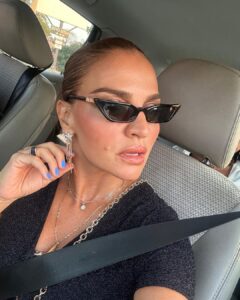 Ebru Akel Instagram - Hikayede kalmasin 😎 styling @tubamugem