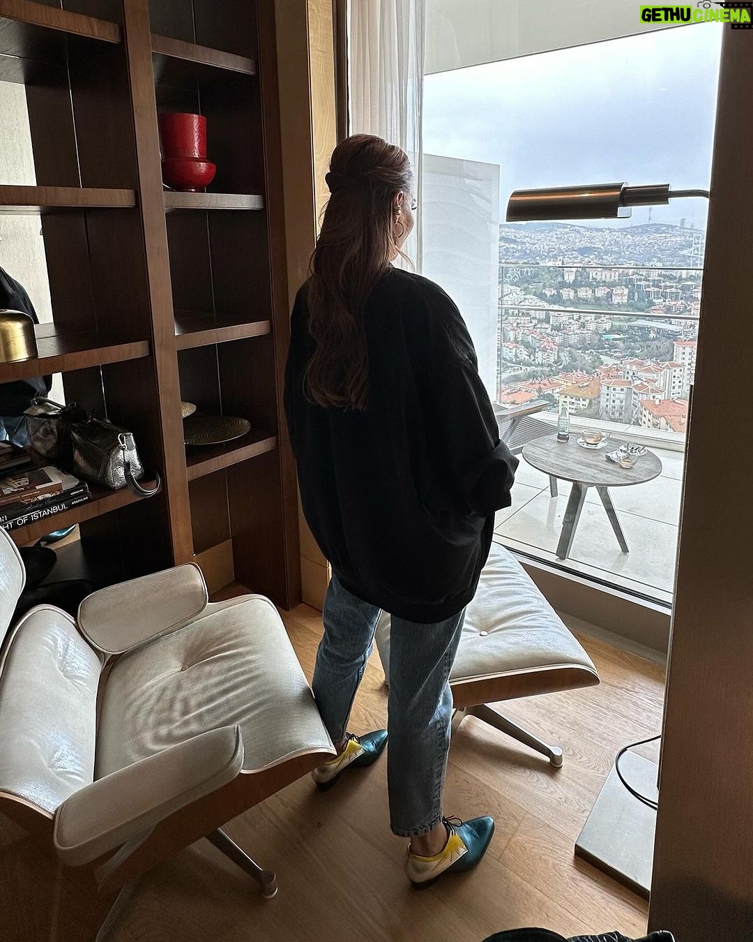 Ebru Akel Instagram - Bu günün hikayesi burada kalsin ..