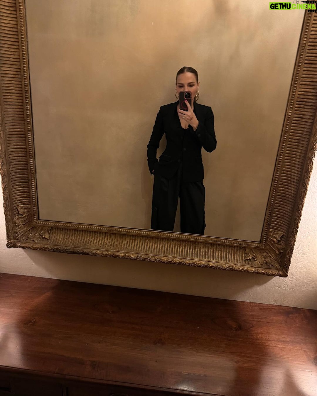 Ebru Akel Instagram - Italian life ✨ Corte di Villa Spalletti