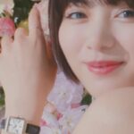 Elaiza Ikeda Instagram - #Repost @seiko_lukia ・・・ 【本日発売✨】 LUKIA Growより、スクエア型モデルが本日5月12日（金）より発売となります💐 「LUKIA Grow」は、花が自然の中で豊かに育つように、女性たちの成長を後押しする存在になれるよう願いを込めたコレクション。 その中でも知的でスタイリッシュな印象のスクエア型モデルは、クラス感を演出してくれる1本。 カラーリリーのフォルムをモチーフにしたりゅうずが、アクセントとして輝く上質なデザインです。 >>製品情報 SSVW212 ¥61,600（税込） ・ソーラー電波時計 ・10気圧防水 画像をタップでshopへ #lukia #seikolukia #seiko #セイコー #ルキア #セイコールキア #腕時計 #時計 #大人シンプル #大人カジュアル #シンプルコーデ #カジュアルコーデ #春夏コーデ #春夏 #春夏アクセサリー #ファッションアイテム #ウォッチ #ファッション小物 #ソーラー電波 #電波時計 #手元くら部 #手元倶楽部 #手元コーデ #時計女子 #腕時計コーデ #ご褒美ジュエリー #自分へのご褒美 #スクエア型モデル