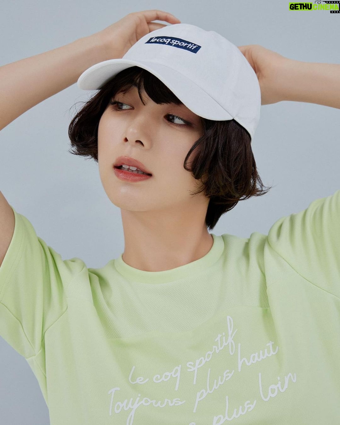 Elaiza Ikeda Instagram - 💚 #Repost @lecoqsportif_japan ・・・ 女優・池田エライザさんが纏うルコックスポルティフの2023春夏コレクション。 フランス語で「美しい光」を意味するベル ルミエール(BELLE LUMIÈRE)をテーマに 光を浴びた色彩を想起させる鮮やかで快適なTシャツから、軽やかに動けるパンツまでバリエーション豊富に揃いました。 EXcDRY D-Tec半袖Tシャツ #ルコックスポルティフ #lecoqsportif #ルコック #lecoq #ルコックコーデ #スポーツウェア #スポーツコーデ #スポーツウェアコーデ #スポーツウェアブランド #ライフスタイルウェア #トレーニングウェア #トレーニングウェアコーデ #フィットネスウェア #カジュアルコーデ #スニーカーコーデ #スニーカーコーディネート #パンツスタイル #カジュアル #美脚 #スタイルアップ #池田エライザ #ikedaelaiza #elaizaikeda #elaiza #elaiza_ikd