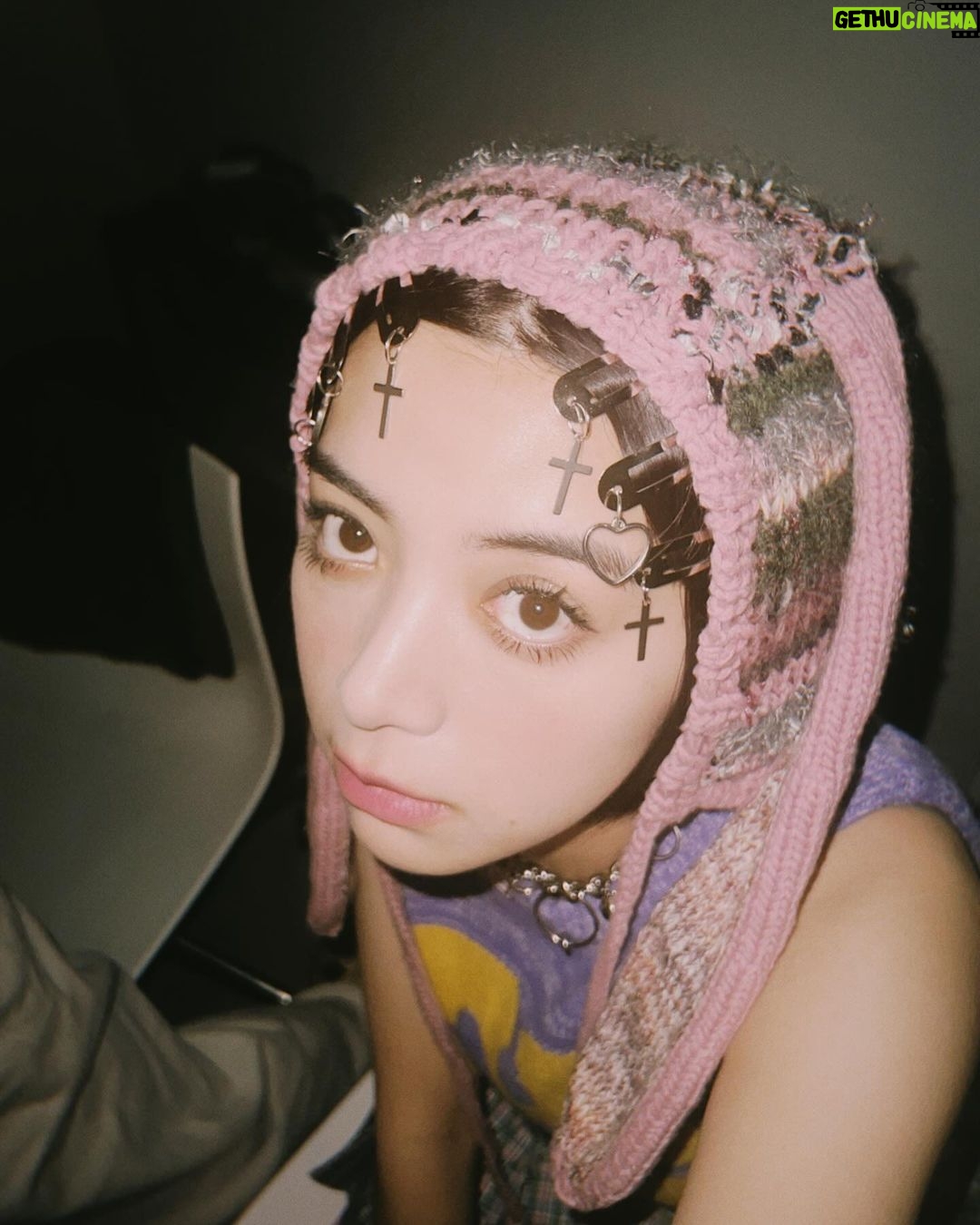 Elaiza Ikeda Instagram - JOJO magazine オフショット🐌