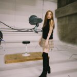 Elaiza Ikeda Instagram - 全身はこんな感じ SUNNYを思い出すバーバリーチェックのミニスカート🫠 #平成バーガー大復活