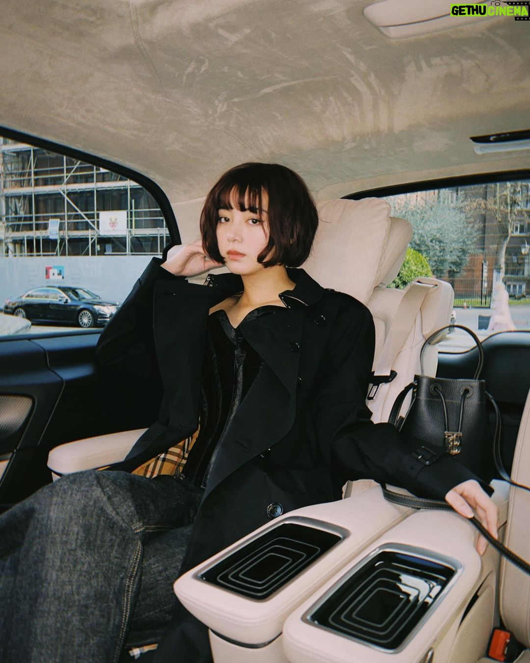 Elaiza Ikeda - 93.5K Likes - 🇬🇧
#Burberry